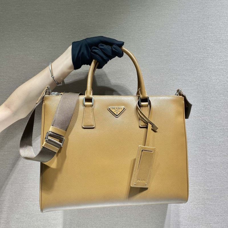 Pra*a shopping bags